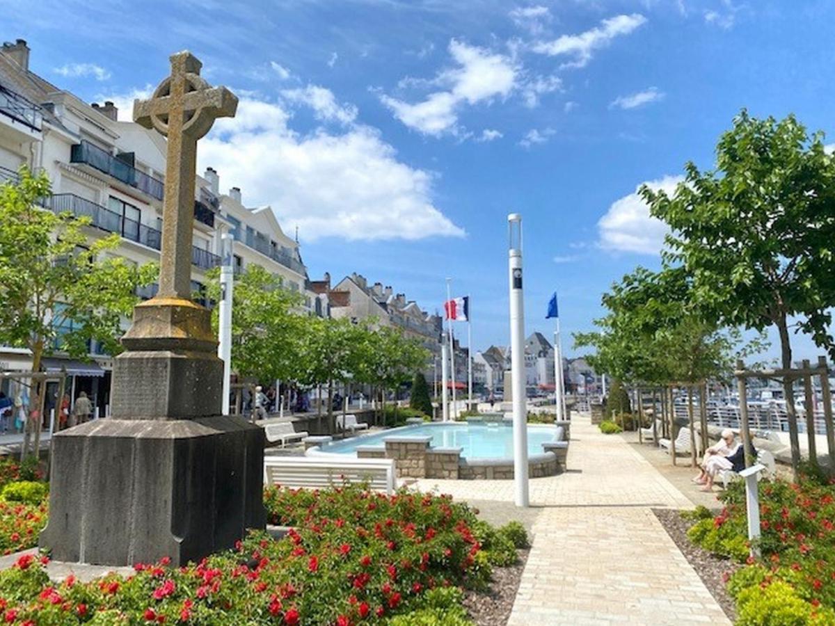 Detente Et Vue Sur Le Port Au Pouliguen Le Pouliguen Exterior foto